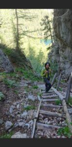 Karin oberhalb des Sees Richtung Berglalm