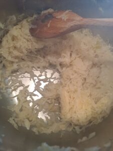 Sauerkraut angeröstet bevor es anbrennt