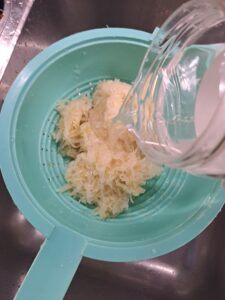 rohes Sauerkraut waschen