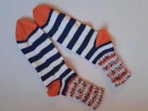 bunte Socken Wolle selbst gemixt