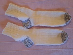 Socken an der Ferse und Spitze verstärkt mit Beilaufgarn