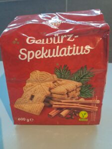 eine Packung Gewürz- Spekulatius