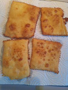 Erdäpfelblattlen auf Küchenrolle