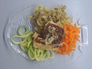Brasse mit Gemüsenudel histaminarm angerichtet