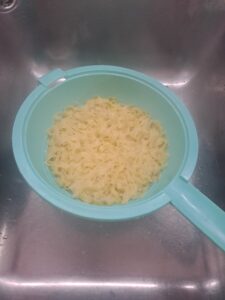 Tagliatelle im Sieb