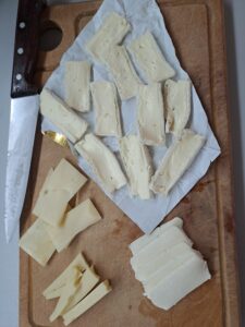Käse geschnitten