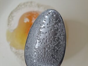 3 Esslöffel Mineralwasser