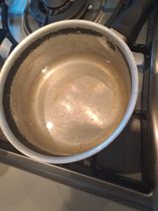 Pfanne mit Samenöl erhitzen