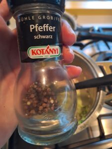 mit Pfeffer würzen