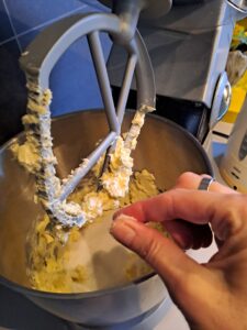 Salz zum Butter-Zucker-Gemisch