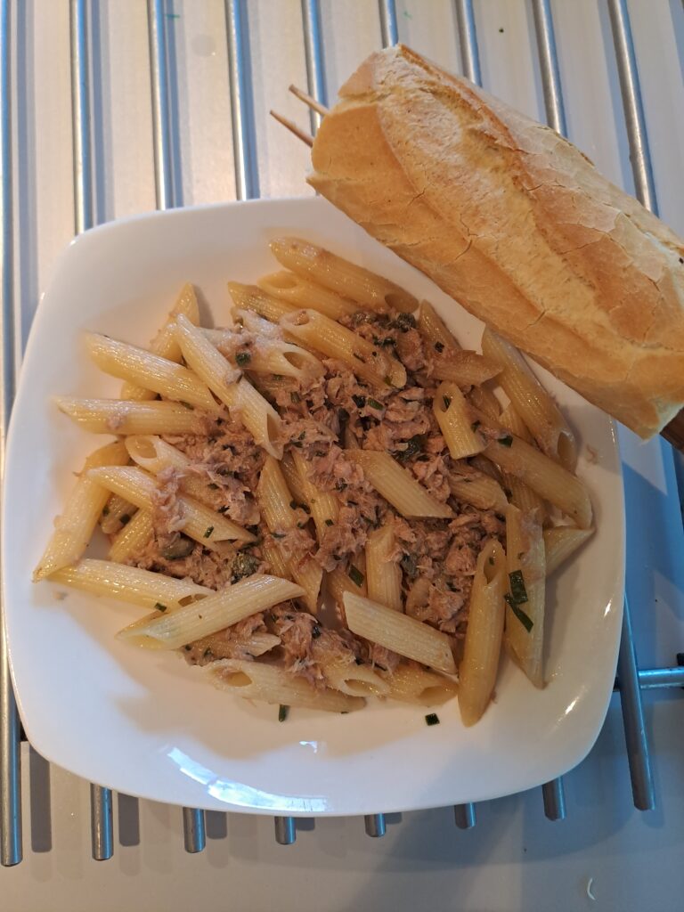 Thunfisch-Penne angerichtet
