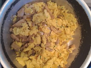 Rührei zu den Champignons