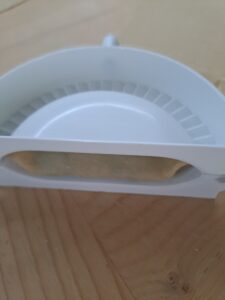 gefüllte, zusammengeklappte Schlutzer-Form
