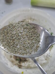 Kräutersalz dazugeben