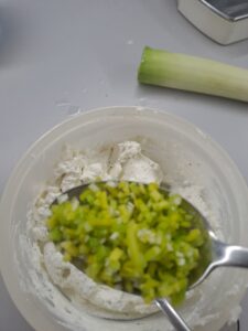 Lauch dazugeben