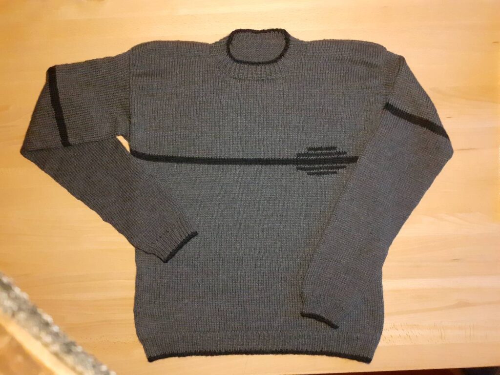 einfacher Männerpullover selbst designt, wie eigentlich alle Pullis von mir