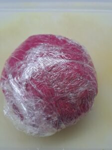 eingewickelter Teig hat gerastet