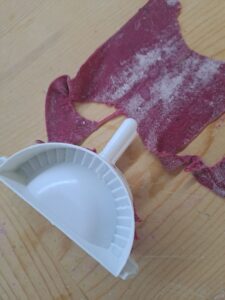 Teigform gut zusammendrücken