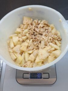Walnüsse zu den Apfelstückchen