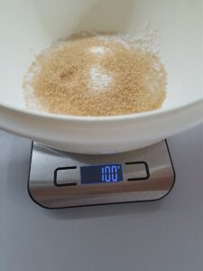 70 g weißer, 30 g brauner Zucker