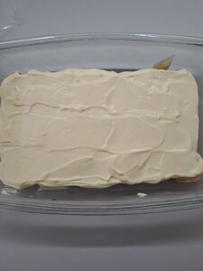 erste Schicht mit Mascarpone bestrichen