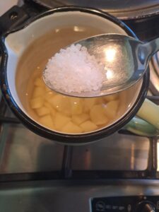 Kartoffel in Salzwassr bissfest kochen