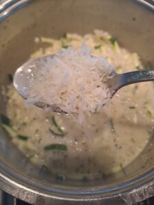 Parmesankäse einrühren