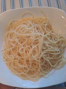 Spaghetti im Teller