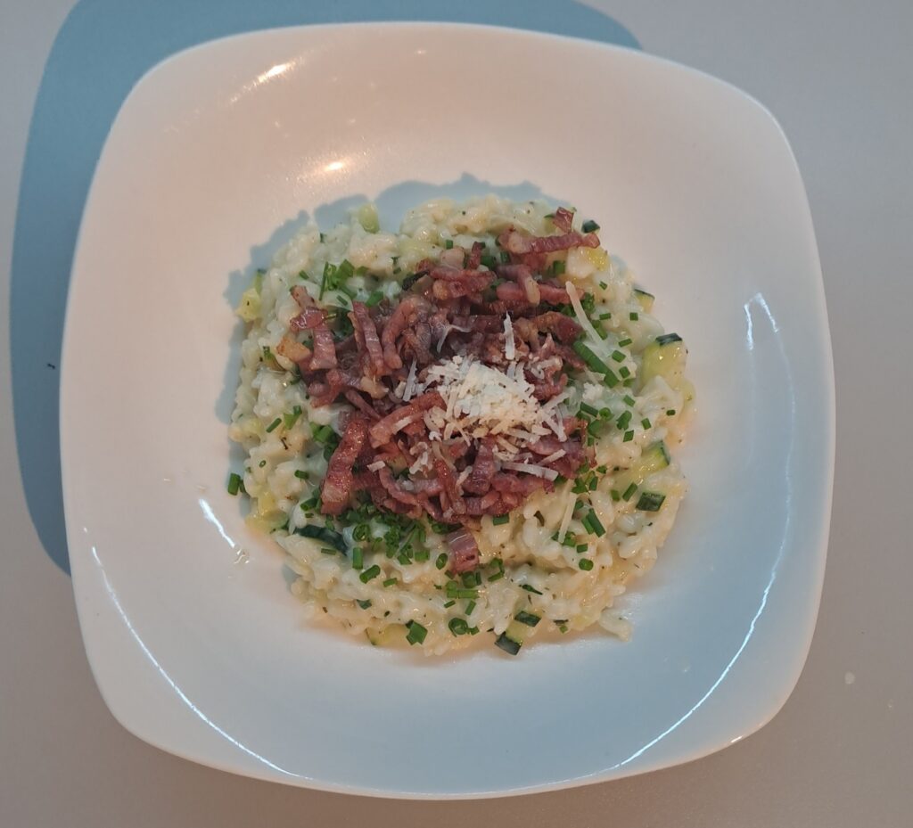 Spargelrisotto angerichtet