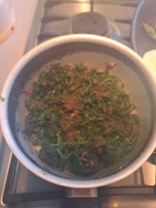 Muskatnuss zum Spinat