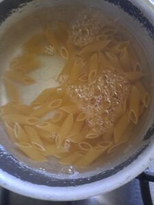 Nudel in Salzwasser kochen
