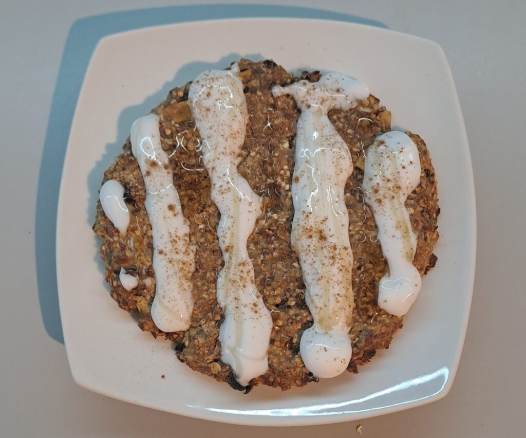 Strickarin_mit_Zimt_angerichtet oat meal cookie angerichtet und verfeinert mit Zimt