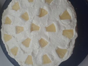 komplett belegte innere Schicht der Torte