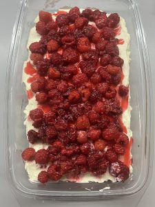 Himbeeren darauf verteilen