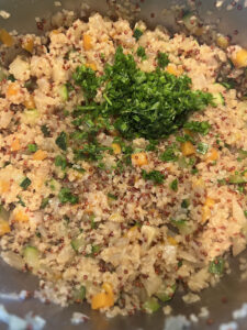 Petersilie und Butter dazugeben