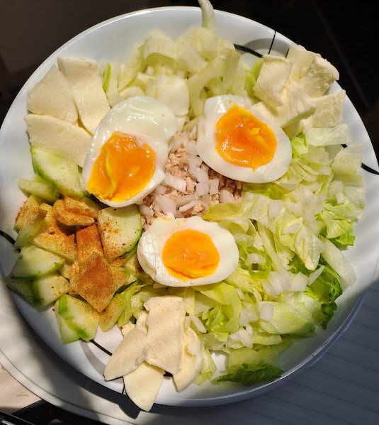 Thunfischsalat angerichtet