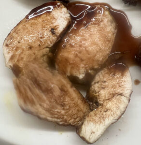 Truthahnfiletscheiben mit Sauce