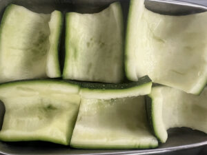 Zucchinischiffchen in der Kasserole