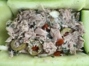 Zucchinischiffchen mit Thunfisch füllen