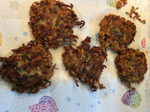 fertig gebackene Zucchinitaler