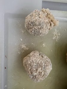 vorbereitete, mehlige Arancini