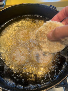 Kohlrabi in heißem Fett panieren