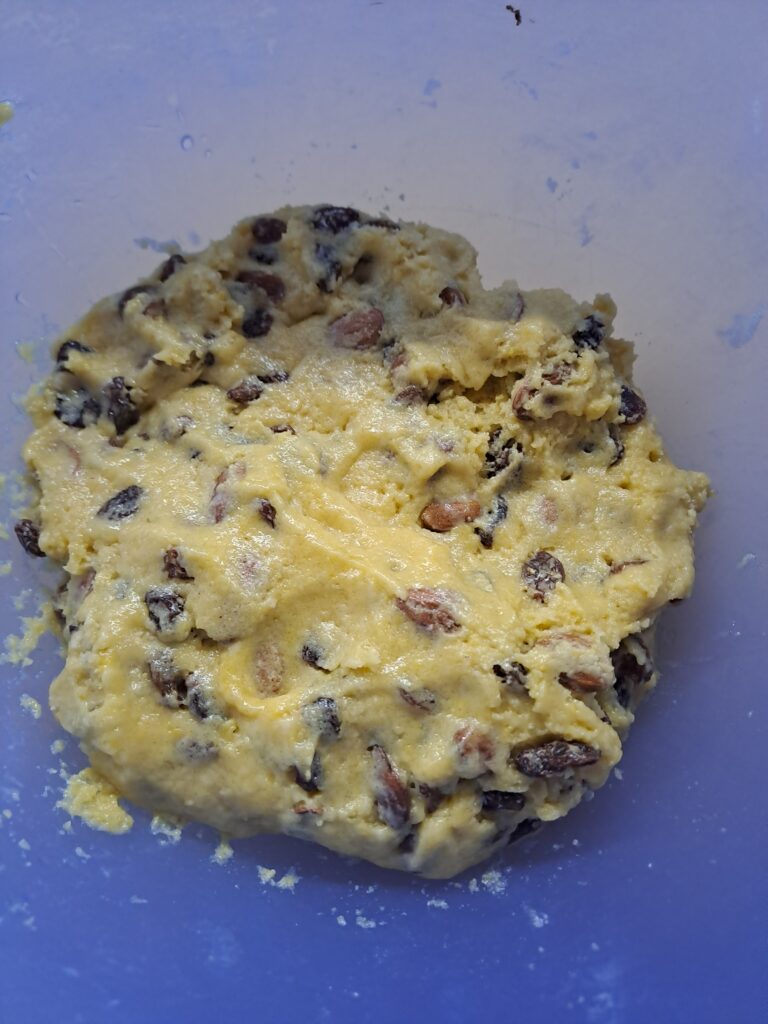 fertiger, roher Teig