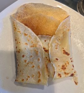 Weihnachtspalatschinken zusammenklappen