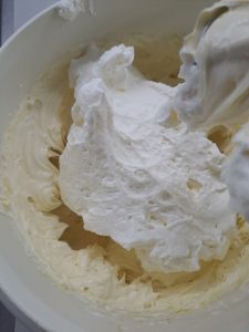 Sahne zum Mascarpone