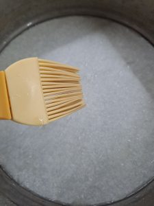 Tortenform einfetten