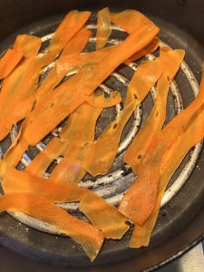 1 Karotte hauchdünn