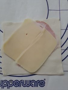 Käse auf Schinken