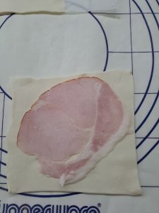 Schinken in den Blätterteig