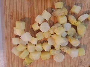 Spargel für Topping kleingeschnitten